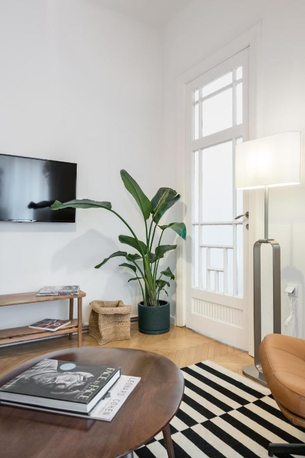 Cismigiu Serenity: 1Br Flat With Scenic Balcony Букурещ Екстериор снимка