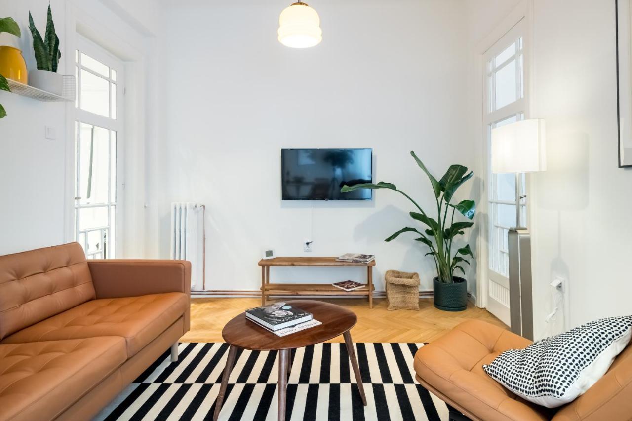 Cismigiu Serenity: 1Br Flat With Scenic Balcony Букурещ Екстериор снимка