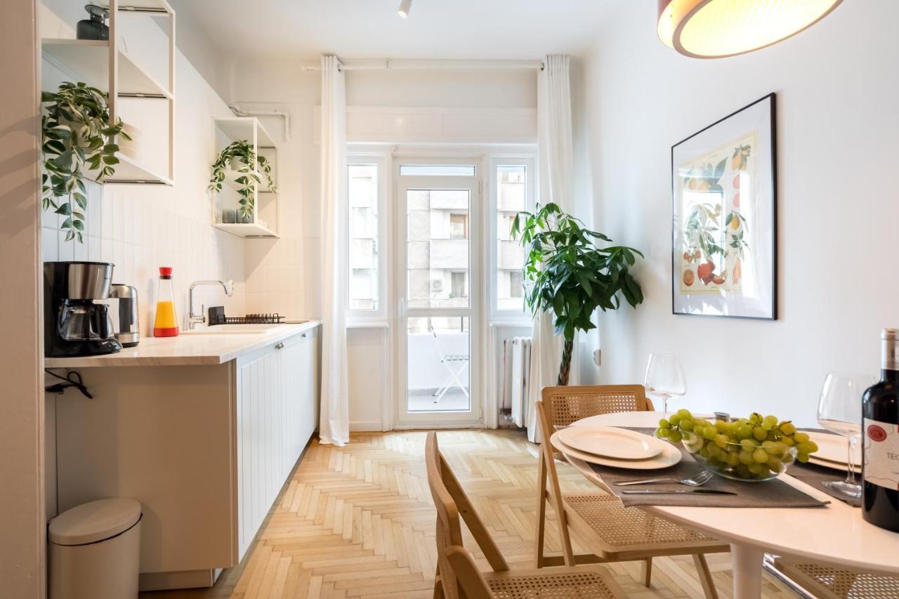 Cismigiu Serenity: 1Br Flat With Scenic Balcony Букурещ Екстериор снимка