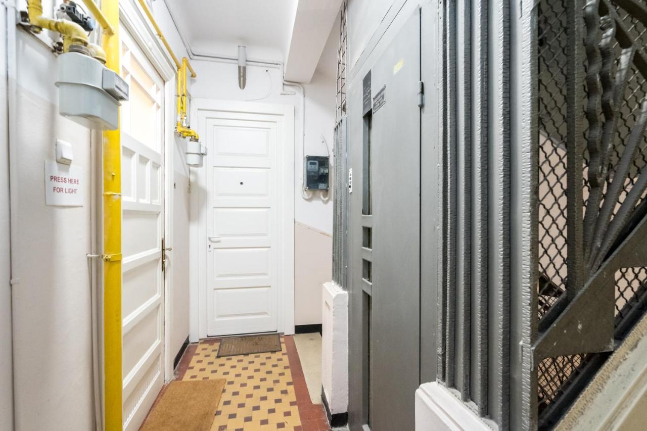 Cismigiu Serenity: 1Br Flat With Scenic Balcony Букурещ Екстериор снимка