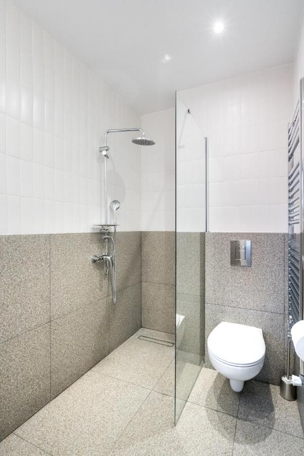 Cismigiu Serenity: 1Br Flat With Scenic Balcony Букурещ Екстериор снимка