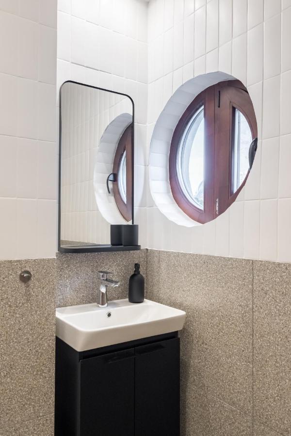 Cismigiu Serenity: 1Br Flat With Scenic Balcony Букурещ Екстериор снимка