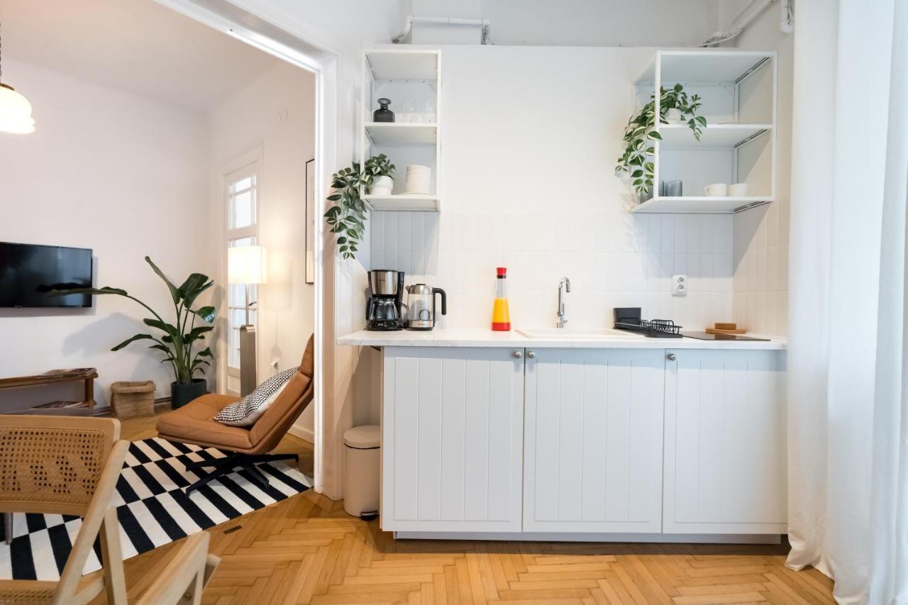 Cismigiu Serenity: 1Br Flat With Scenic Balcony Букурещ Екстериор снимка
