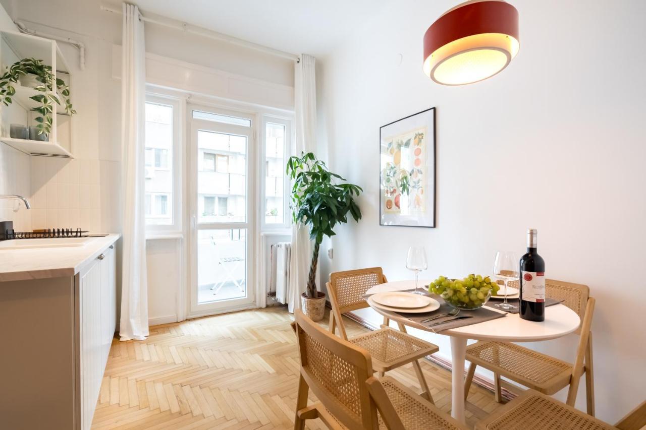 Cismigiu Serenity: 1Br Flat With Scenic Balcony Букурещ Екстериор снимка