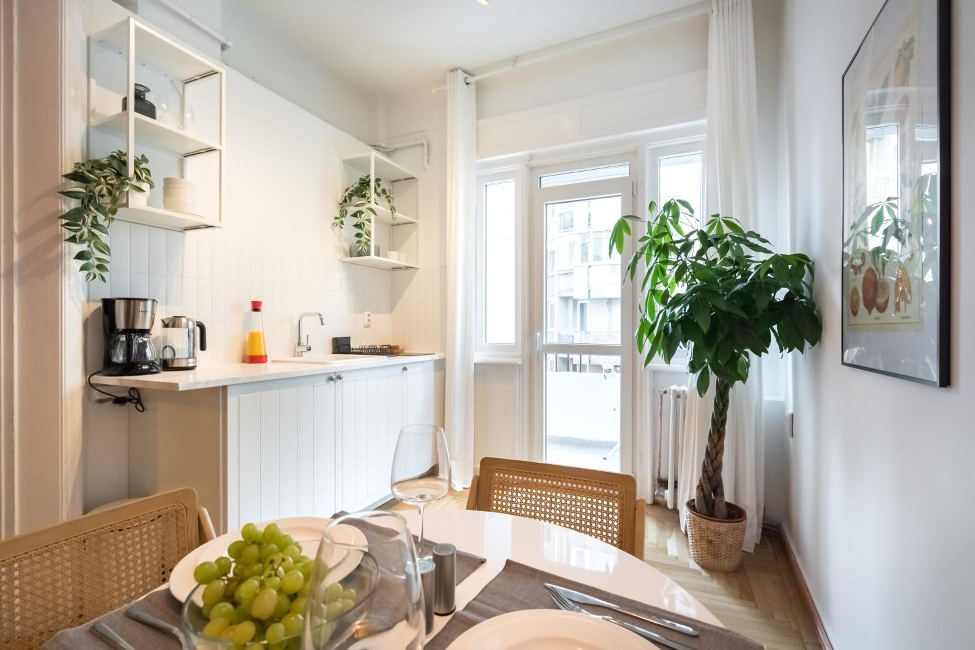 Cismigiu Serenity: 1Br Flat With Scenic Balcony Букурещ Екстериор снимка