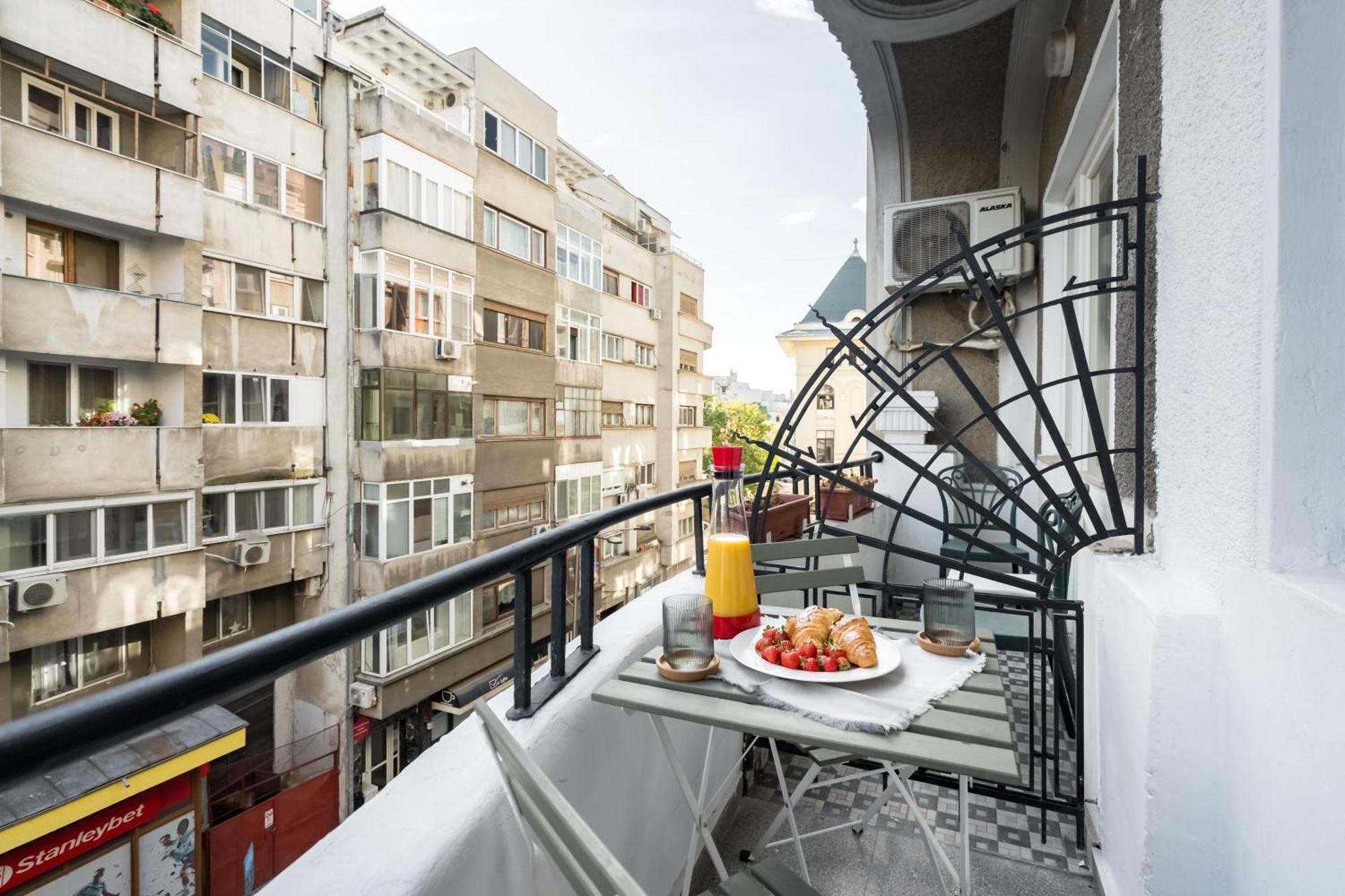 Cismigiu Serenity: 1Br Flat With Scenic Balcony Букурещ Екстериор снимка