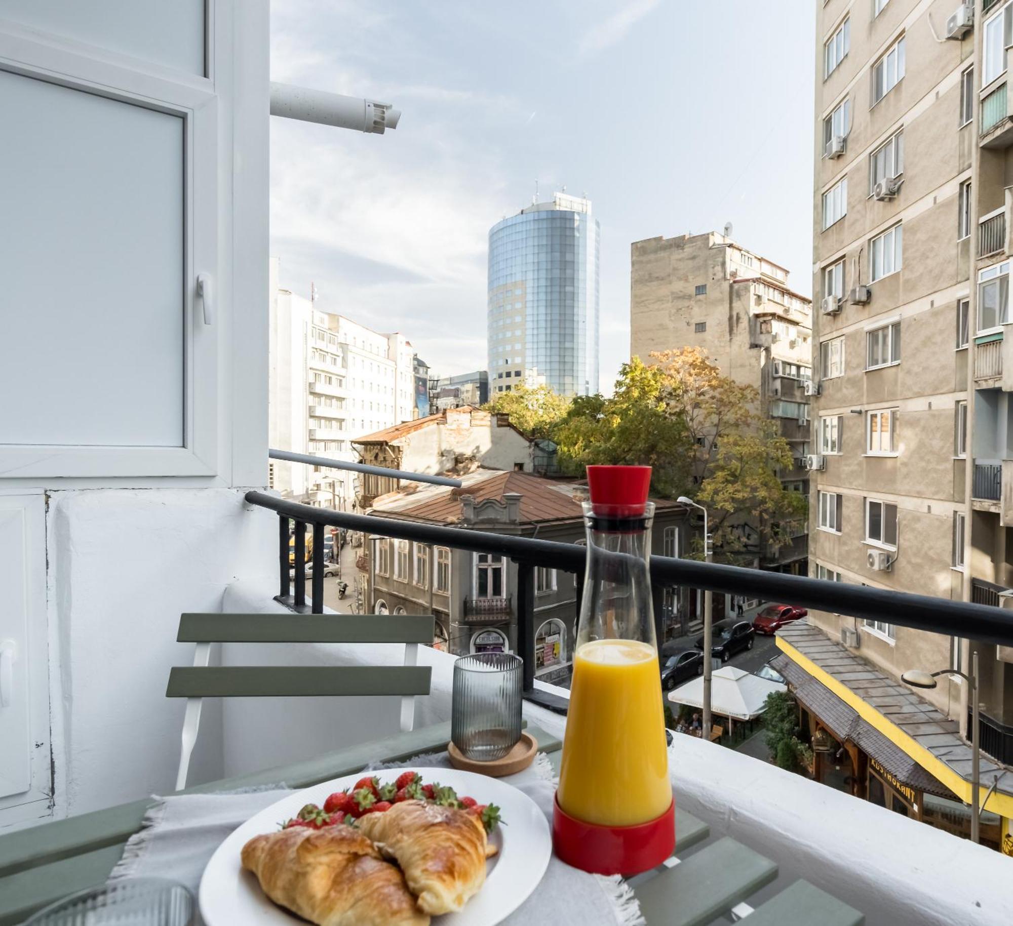 Cismigiu Serenity: 1Br Flat With Scenic Balcony Букурещ Екстериор снимка